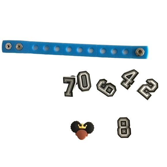 CROCS- NUMBERS JIBBITZ CHARMS SET OF 7 VARIETY WITH WRIST BAND - Picture 1 of 1